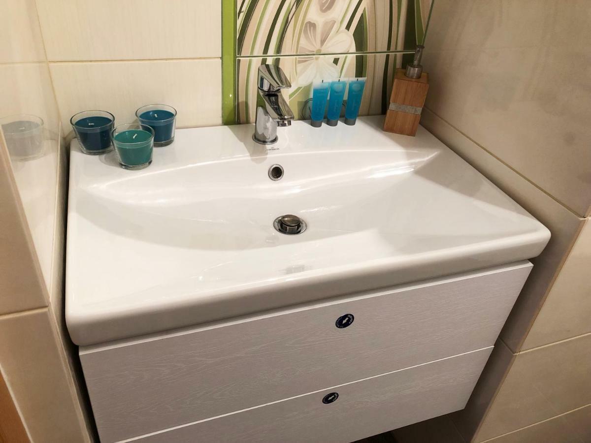 Aleja 3 Maja 7 By Homeprime Warsaw Ngoại thất bức ảnh