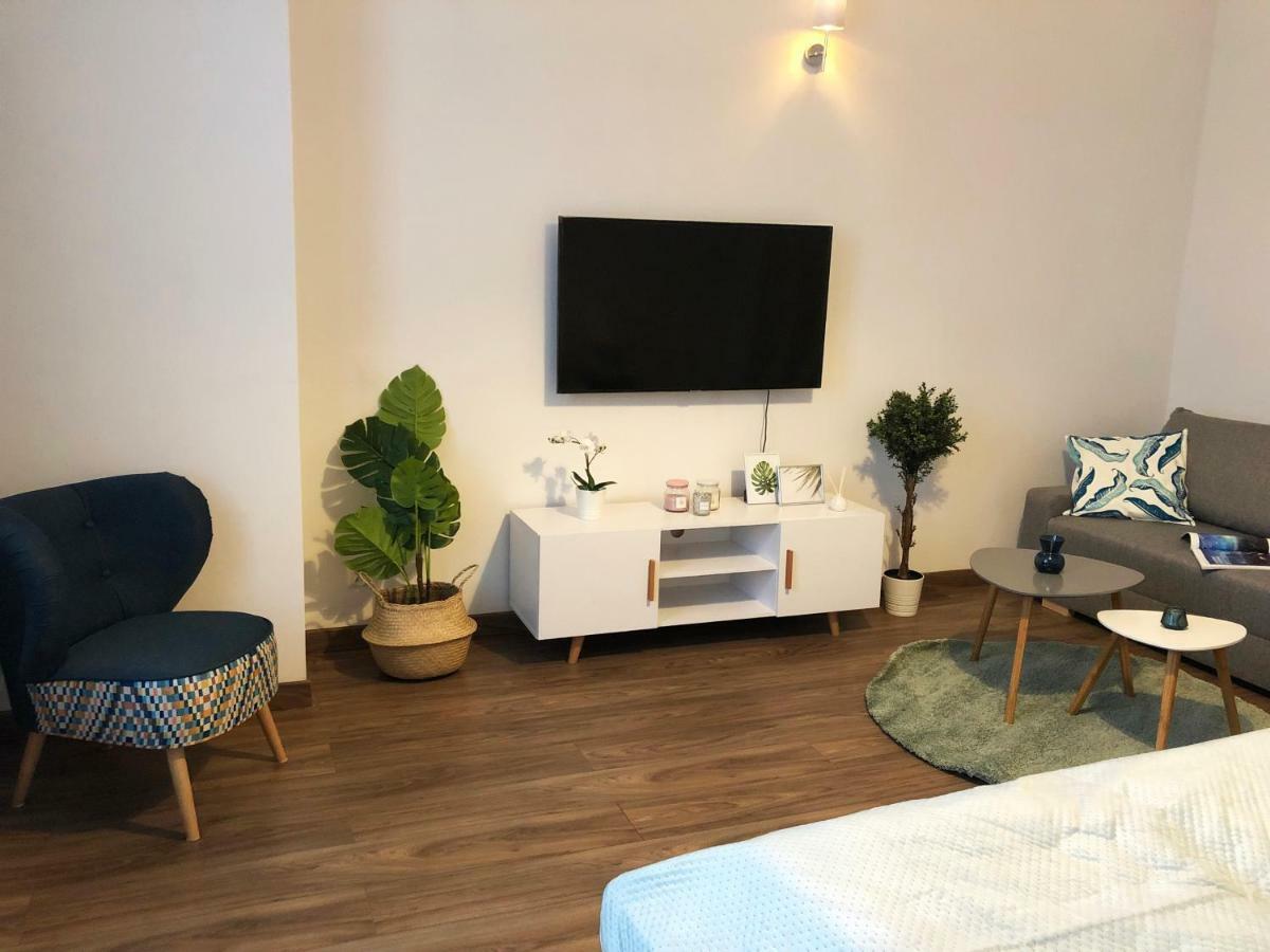 Aleja 3 Maja 7 By Homeprime Warsaw Ngoại thất bức ảnh